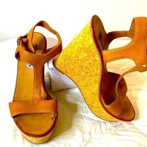 Women's Steve Madden Iluvit T-strap Platform Wedge Sandals HEELS Taupe Size 6